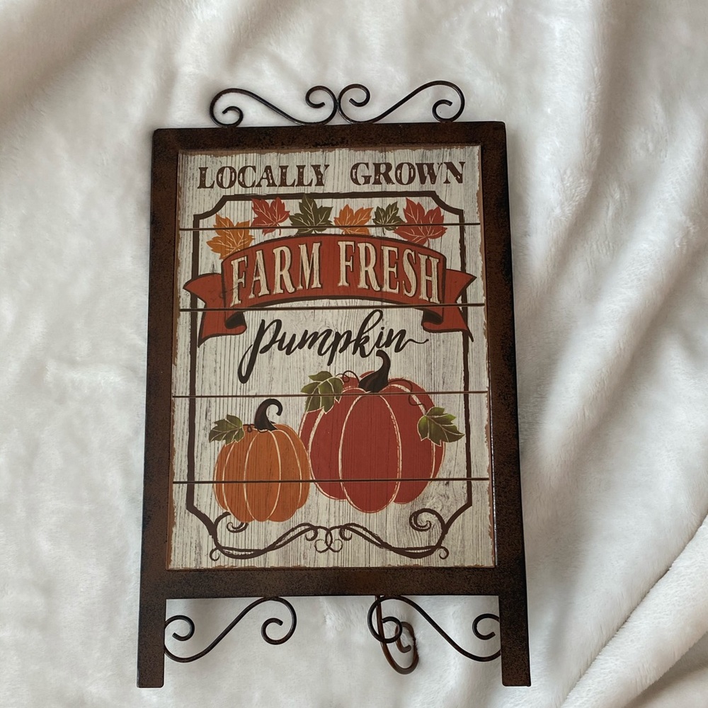 Farm fresh pumpkin sign
